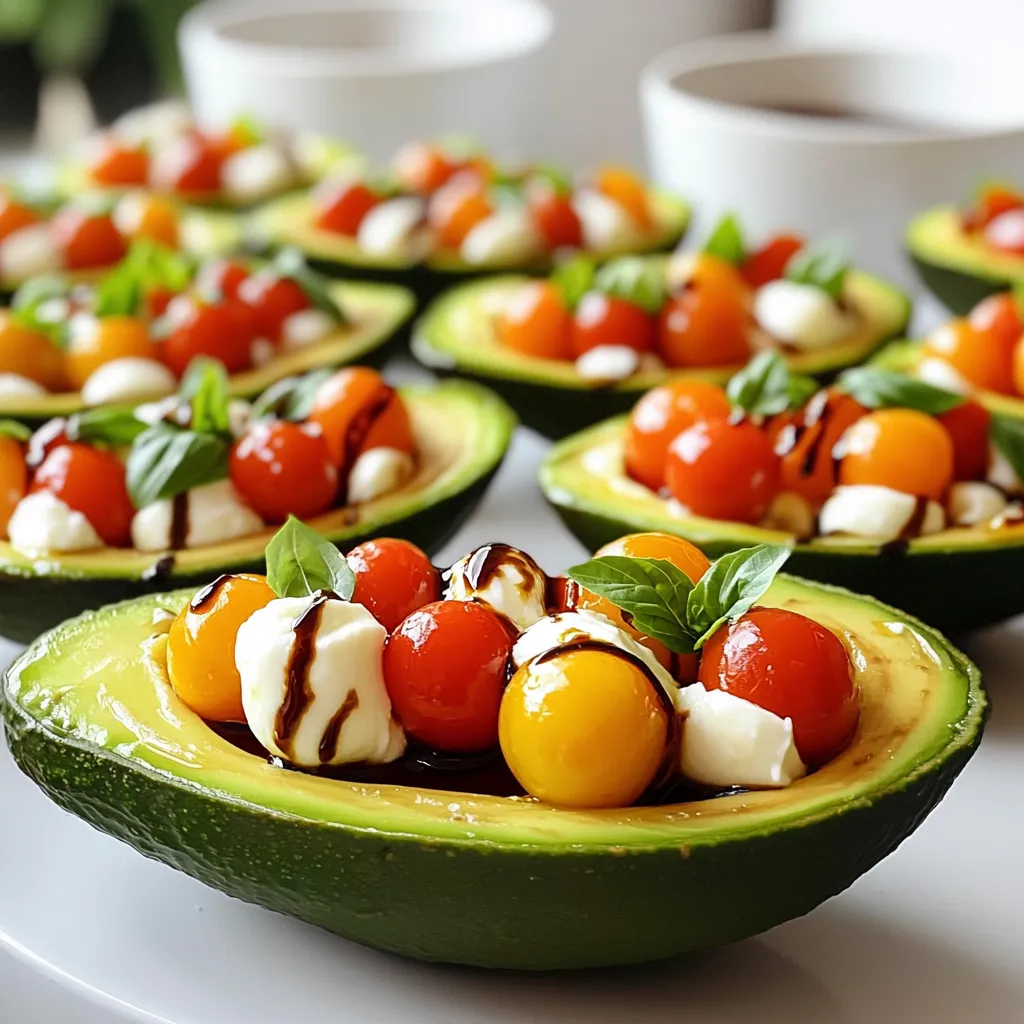 Hier sind die Zutaten für Caprese gefüllte Avocados: - 2 reife Avocados, halbiert und entkernt - 1 Tasse Kirschtomaten, halbiert - 1 Tasse frische Mozzarellakugeln, halbiert (Bocconcini) - 1/4 Tasse frische Basilikumblätter, zerrissen - 2 Esslöffel Balsamico-Glasur - 1 Esslöffel Olivenöl - Salz und Pfeffer nach Geschmack Falls Sie keine Kirschtomaten haben, verwenden Sie normale Tomaten. Schneiden Sie sie klein. Für Mozzarella können Sie Feta verwenden. Das gibt einen anderen Geschmack, ist aber lecker. Wenn Basilikum nicht verfügbar ist, probieren Sie Petersilie. Sie bringt frische Aromen. Wählen Sie reife Avocados aus. Sie sollten leicht drücken, aber nicht matschig sein. Kaufen Sie frische Kirschtomaten. Achten Sie auf leuchtende Farben und festen Biss. Verwenden Sie hochwertigen Olivenöl. Ein gutes Öl macht den Unterschied. Wählen Sie Balsamico-Glasur, die dickflüssig und süß ist. So wird das Gericht noch schmackhafter. Zuerst nehmen Sie zwei reife Avocados. Schneiden Sie jede Avocado in der Mitte durch. Entfernen Sie den Kern vorsichtig. Benutzen Sie einen Löffel, um etwas Fruchtfleisch herauszuschöpfen. Das hängt vom Hohlraum ab, den Sie füllen möchten. Bewahren Sie das ausgekratzte Avocadofleisch in einer kleinen Schüssel auf. Jetzt kommen die Tomaten und der Käse. Halbiere eine Tasse Kirschtomaten und eine Tasse Mozzarellakugeln. Geben Sie diese in eine Rührschüssel. Fügen Sie die zerrissenen Basilikumblätter hinzu. Gießen Sie einen Esslöffel Olivenöl und das aufbewahrte Avocadofleisch dazu. Würzen Sie alles mit Salz und Pfeffer. Mischen Sie die Zutaten vorsichtig. Achten Sie darauf, die Käsewürfel nicht zu zerdrücken. Nehmen Sie die vorbereiteten Avocadohälften. Füllen Sie sie großzügig mit der Tomaten-Mozzarella-Mischung. Sehen Sie, wie schön die Farben leuchten! Beträufeln Sie jede gefüllte Avocadohälfte mit Balsamico-Glasur. Das gibt einen tollen Geschmack und eine schöne Präsentation. Jetzt sind Ihre gefüllten Avocados bereit zum Servieren. Genießen Sie dieses frische und schmackhafte Gericht! Wählen Sie reife Avocados für beste Ergebnisse. Sie sollten leicht drücken, aber nicht matschig sein. Achten Sie auf eine gleichmäßige grüne Farbe ohne dunkle Flecken. Eine gute Avocado hat eine glatte Haut und fühlt sich fest an. Kaufen Sie eventuell zusätzliche Avocados, falls einige noch unreif sind. Lassen Sie diese bei Raumtemperatur reifen. Präsentation ist wichtig. Stellen Sie die gefüllten Avocados auf einen schönen Teller. Beträufeln Sie sie mit Balsamico-Glasur für einen glänzenden Look. Fügen Sie einige frische Basilikumblätter als Garnierung hinzu. Verwenden Sie bunte Kirschtomaten für visuelle Vielfalt. Ein Spritzer Olivenöl kann ebenfalls schick aussehen. Ein häufiger Fehler ist, die Avocados zu früh zu schneiden. Warten Sie bis kurz vor dem Servieren. Zu viel Druck beim Mischen kann die Mozzarella-Kugeln zerdrücken. Achten Sie darauf, die Mischung gut zu vermengen, ohne sie zu zerdrücken. Schmecken Sie die Füllung vor dem Füllen ab. So stellen Sie sicher, dass die Gewürze gut verteilt sind. {{image_4}} Um eine vegane Version zu machen, ersetzen Sie die Mozzarella-Kugeln. Verwenden Sie anstelle von Käse eine Mischung aus pürierten Cashewkernen oder Tofu. Beide Optionen bieten eine cremige Textur. Fügen Sie etwas Zitronensaft hinzu, um den Geschmack zu heben. Diese Variante bleibt frisch und lecker. Fügen Sie einige Zutaten hinzu, um den Geschmack zu ändern. Sie können Oliven, Paprika oder sogar Avocado-Stücke nutzen. Auch eine Prise Chili oder Knoblauch bringt mehr Würze. Experimentieren Sie mit Nüssen für einen knackigen Biss. Jede neue Zutat macht Ihr Gericht einzigartig. Nutzen Sie saisonale Produkte für mehr Geschmack. Im Sommer sind frische Feigen oder Pfirsiche eine tolle Ergänzung. Im Herbst passen geröstete Kürbiswürfel gut zu den Avocados. Im Winter können Sie Granatapfelkerne verwenden, um Farbe und Süße hinzuzufügen. Diese Variationen halten das Gericht spannend und frisch. Um die Reste Ihrer gefüllten Avocados frisch zu halten, verwenden Sie einen luftdichten Behälter. Legen Sie die gefüllten Avocados vorsichtig hinein. Wenn Sie die Füllung getrennt lagern, bleibt alles länger frisch. Decken Sie den Behälter gut ab, um Luft zu vermeiden. So bleibt der Geschmack erhalten und die Avocados werden nicht braun. Lagern Sie die Reste im Kühlschrank, wo sie kühl und fest bleiben. Gefüllte Avocados sind am besten frisch. Sie halten sich jedoch bis zu zwei Tage im Kühlschrank. Nach zwei Tagen kann der Geschmack leiden, und die Avocados können unappetitlich aussehen. Achten Sie darauf, die gefüllten Avocados vor dem Essen zu überprüfen. Wenn sie braun werden oder schlecht riechen, sollten Sie sie nicht mehr essen. Die Füllung kann ebenfalls an Frische verlieren, also nutzen Sie die Reste schnell. Es ist nicht ideal, gefüllte Avocados zu erwärmen, da sie ihre Textur verlieren. Wenn Sie sie dennoch erwärmen möchten, tun Sie dies vorsichtig. Stellen Sie den Ofen auf eine niedrige Temperatur von etwa 150 Grad Celsius. Legen Sie die gefüllten Avocados in eine Auflaufform und decken Sie sie mit Alufolie ab. So bleiben sie warm, ohne zu kochen. Achten Sie darauf, die Avocados nicht zu lange zu erhitzen, um eine matschige Konsistenz zu vermeiden. Caprese gefüllte Avocados haben etwa 300 Kalorien pro Portion. Diese Zahl kann variieren, je nach der Menge an Mozzarella und Balsamico-Glasur, die du verwendest. Avocados sind reich an gesunden Fetten, die gut für dein Herz sind. Die Kirschtomaten und Basilikum fügen frische Aromen hinzu, ohne viele Kalorien. Ja, du kannst die Füllung im Voraus zubereiten. Mische die Kirschtomaten, Mozzarella, Basilikum und das Olivenöl. Bewahre die Mischung in einem luftdichten Behälter im Kühlschrank auf. So bleibt die Füllung frisch für bis zu zwei Tage. Fülle die Avocados erst kurz vor dem Servieren, damit sie nicht braun werden. Gefüllte Avocados passen gut zu einem einfachen grünen Salat oder knusprigem Brot. Du kannst auch gegrilltes Gemüse oder einen frischen Couscous-Salat dazu reichen. Diese Beilagen ergänzen den Geschmack der gefüllten Avocados. Experimentiere mit verschiedenen Kombinationen, um dein perfektes Gericht zu finden. Wir haben die wichtigsten Zutaten für gefüllte Avocados betrachtet. Hochwertige Zutaten steigern den Geschmack. Die Schritt-für-Schritt-Anleitung macht die Zubereitung einfach und klar. Außerdem habe ich Tipps gegeben, um Fehler zu vermeiden und die Avocados perfekt zu wählen. Verschiedene Variationen, wie vegane Optionen, bringen Kreativität in dein Gericht. Reste lassen sich gut lagern und aufwärmen. Nutze diese Infos, um deine gefüllten Avocados zu perfektionieren. Viel Spaß beim Ausprobieren!