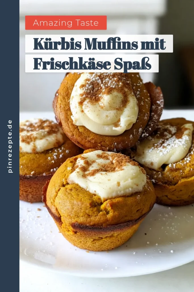 Entdecke das köstliche Kürbis Muffins Rezept mit Cream Cheese! Diese Herbst Muffins sind perfekt für die saisonale Stimmung und ein Muss für jeden Kürbisgebäck-Liebhaber. Die Kombination aus würzigem Kürbispüree und cremigem Frischkäse macht diese Muffins mit Frischkäse unwiderstehlich. Lass dir dieses Rezept nicht entgehen und klicke auf Speichern, um es später auszuprobieren! #KürbisMuffinsRezept #CreamCheeseMuffins #HerbstMuffins #Kürbisgebäck